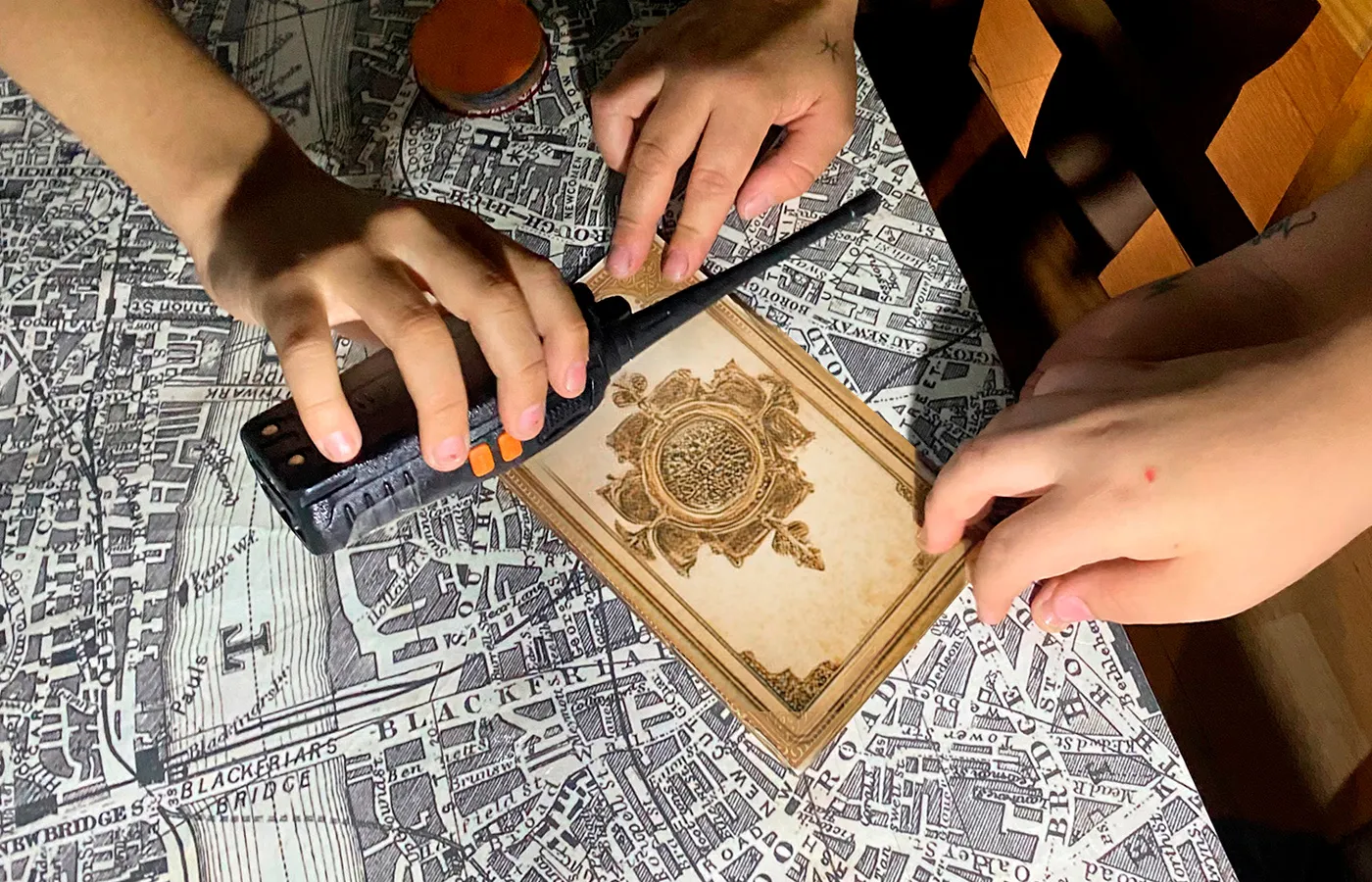 mapa antiguo con rutas marcadas